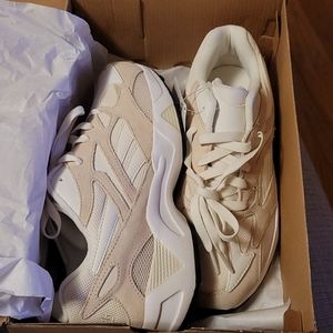Brand New in Box Reebok Aztrek 96 Paperwhite/Cream